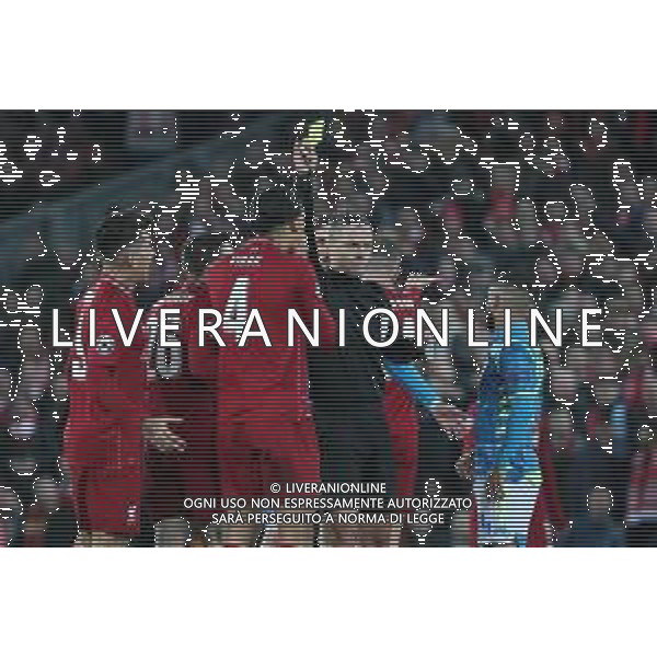 LIVERPOOL - NAPOLI CHAMPIONS LEAGUE 11.12.2018 NELLA FOTO ARBITRO SKOMINA CON CARTELLINO GIALLO ©MOSCA / AGENZIA ALDO LIVERANI SAS