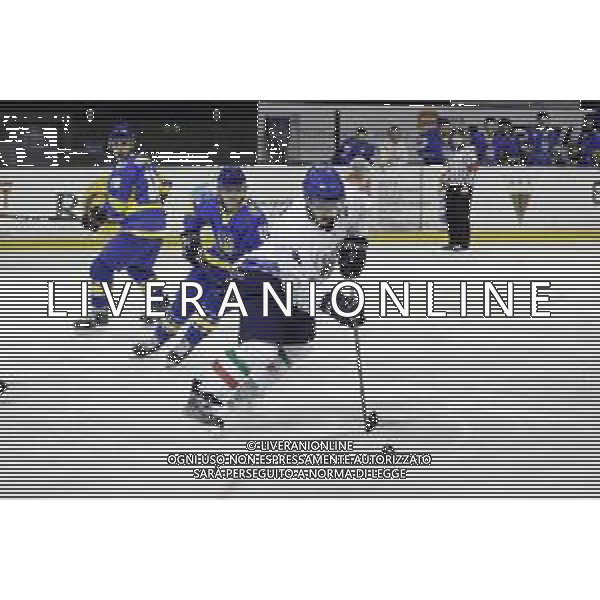 TYCHY 12.12.2018 SPORT HOKEJ NA LODZIE MISTRZOSTWA SWIATA U20 DYWIZJI 1B ICE HOCKEY U20 WORLD CHAMPIONSHIP DIVISION I - GROUP B UKRAINA - WLOCHY UKRAINE - ITALY NZ. OLEXI SYROTENKO (UKR) GREGORIO GIOS (ITA) FOT. MICHAL CHWIEDUK / FOKUSMEDIA/NEWSPIX.PL --- Newspix.pl AG ALDO LIVERANI SAS