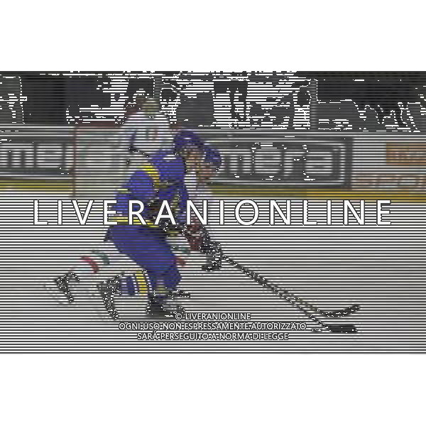 TYCHY 12.12.2018 SPORT HOKEJ NA LODZIE MISTRZOSTWA SWIATA U20 DYWIZJI 1B ICE HOCKEY U20 WORLD CHAMPIONSHIP DIVISION I - GROUP B UKRAINA - WLOCHY UKRAINE - ITALY NZ. MYKYTA LYESNIKOV (UKR) FRANCESCO TAUFER (ITA) FOT. MICHAL CHWIEDUK / FOKUSMEDIA/NEWSPIX.PL --- Newspix.pl AG ALDO LIVERANI SAS
