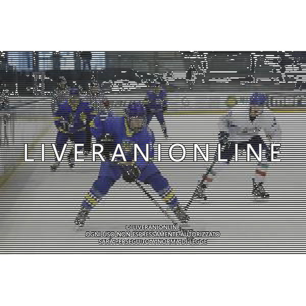 TYCHY 12.12.2018 SPORT HOKEJ NA LODZIE MISTRZOSTWA SWIATA U20 DYWIZJI 1B ICE HOCKEY U20 WORLD CHAMPIONSHIP DIVISION I - GROUP B UKRAINA - WLOCHY UKRAINE - ITALY NZ. BOGDAN SERDNYTSKY (UKR) STEFAN SPINELL (ITA) FOT. MICHAL CHWIEDUK / FOKUSMEDIA/NEWSPIX.PL --- Newspix.pl AG ALDO LIVERANI SAS