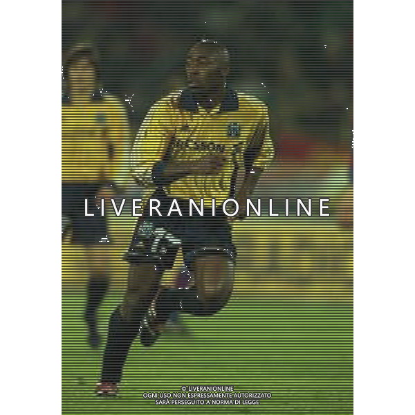 20-04-1999 BOLOGNA COPPA UEFA SEMIFINALE DI RITORNO BOLOGNA -MARSIGLIA 1-1 NELLA FOTO CYRIL DOMOROUD AG ALDO LIVERANI SAS