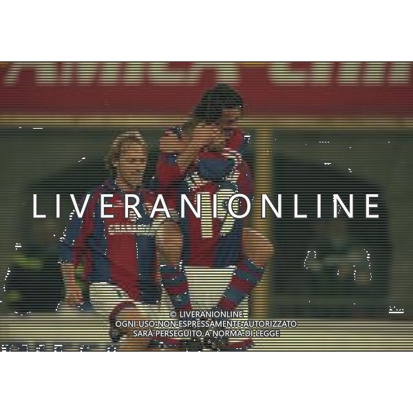 20-04-1999 BOLOGNA COPPA UEFA SEMIFINALE DI RITORNO BOLOGNA -MARSIGLIA 1-1 NELLA FOTO ABBRACCI GIOCATORI BOLOGNA DOPO IL GOAL DI KENNET ANDERSSON AG ALDO LIVERANI SAS