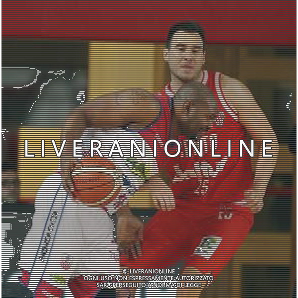 IMOLA 23 12 2018 LE NATURELLE -CENTO BASKET SERIE A2 NELLA FOTO RAYMOND B.J. foto gianni sanna-ag aldo liverani sas
