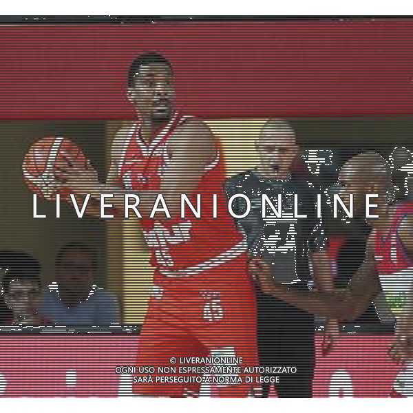 IMOLA 23 12 2018 LE NATURELLE -CENTO BASKET SERIE A2 NELLA FOTO JAMES WHITE BALTUR CENTO foto gianni sanna-ag aldo liverani sas