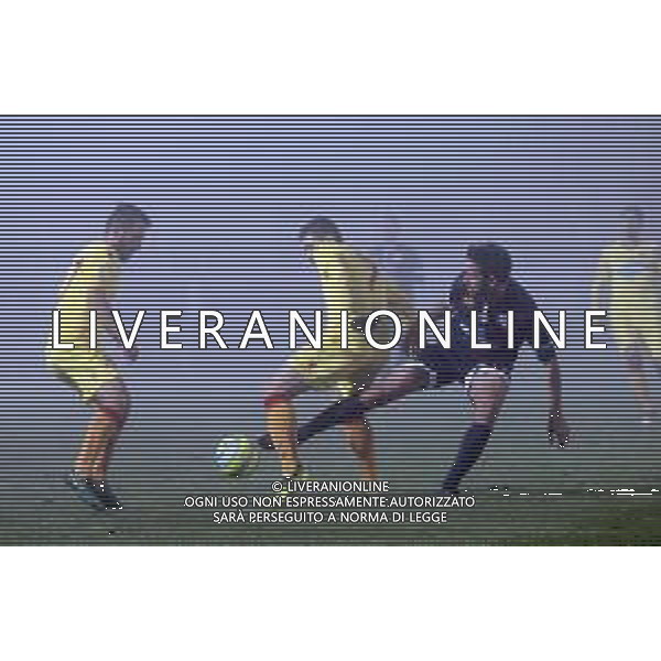 IMOLA 26 DICEMBRE 2018 IMOLESE CALCIO RAVENNA CALCIO NELLA FOTO MICHELE VALENTINI PROVA A RUBARE PALLA IN AREA GIALLOROSSA FOTO GIANNI SANNA-AG ALDO LIVERANI SAS