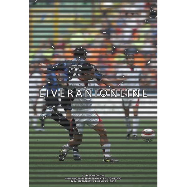 Inter - Cagliari Semifinale di ritorno di Coppa Italia Tim cup 18/05/2005 nella foto marco materazzi e esposito mauro ph luzzani/agenzia aldo liverani