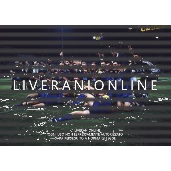 11-06-1995 PARMA- FINALE DI COPPA ITALIA PARMA JUVENTUS 0-2 NELLA FOTO I GIOCATORI DELLA JUVENTUS FESTEGGIANO LA VITTORIA DELLA COPPA ITALIA AG ALDO LIVERANI SAS