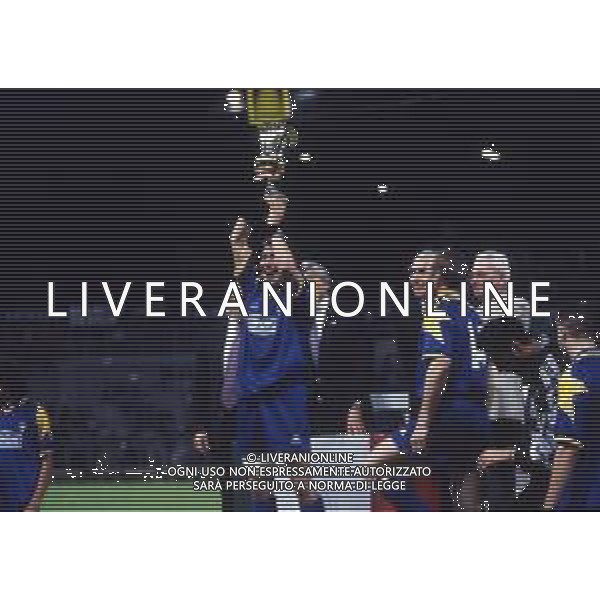 11-06-1995 PARMA- FINALE DI COPPA ITALIA PARMA JUVENTUS 0-2 NELLA FOTO ANTONIO CONTE CON LA COPPA ITALIA AG ALDO LIVERANI SAS