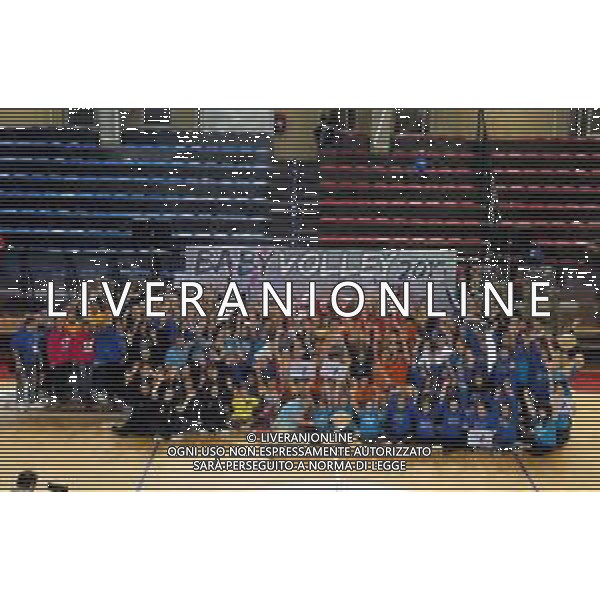 IMOLA 03 01 2019 MANIFESTAZIONE NAZIONALE DI PALLAVOLO BABY VOLLEY 2019 NELLA FOTO GRUPPO ALLA FINE foto gianni sanna-ag aldo liverani sas