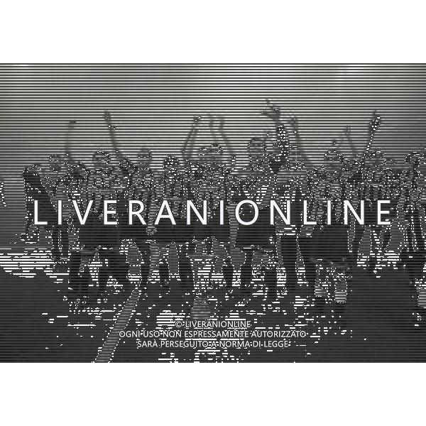 11-05-1994 MILANO FINALE DI COPPA UEFA INTER SALISBURGO 1-0 NELLA FOTO I GIOCATORI DELL\'INTER FESTEGGIANO LA COPPA UEFA AG ALDO LIVERANI SAS