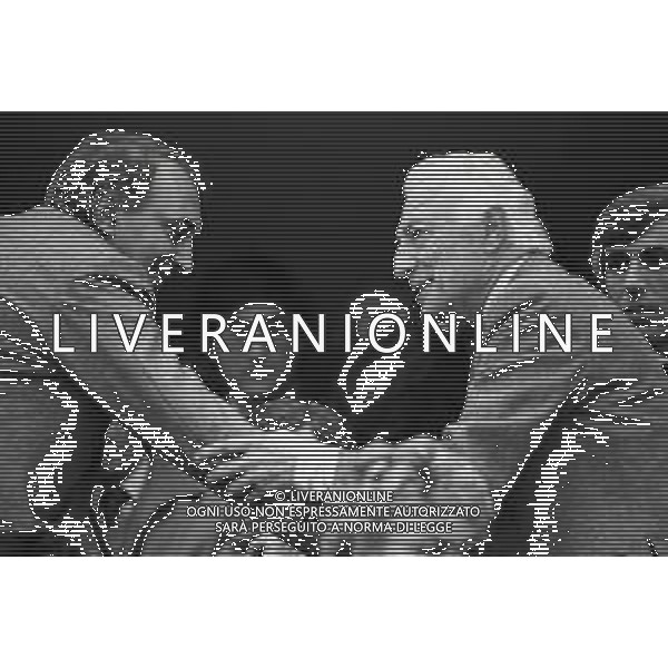 1988 TORINO CAMPIONATO DI CALCIO SERIE A JUVENTUS NAPOLI NELLA FOTO GIANNI AGNELLI PRESIDENTE ONORARIO JUVENTUS CON IL PRESIDENTE DEL NAPOLI CORRADO FERLAINO AG ALDO LIVERANI SAS
