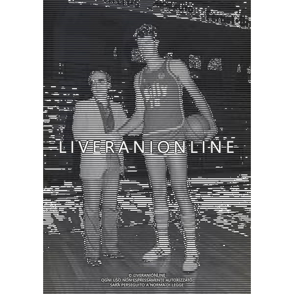 RETROSPETTIVA DAN PETERSON ALLENTORE BASKET 1980-1981 NELLA FOTO DAN PETERSON CON JOHN GIANELLI AG ALDO LIVERANI SAS