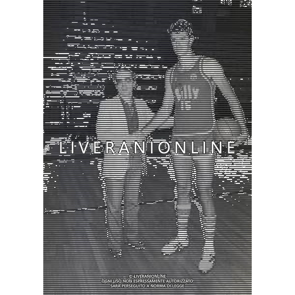 RETROSPETTIVA DAN PETERSON ALLENTORE BASKET 1980-1981 NELLA FOTO DAN PETERSON CON JOHN GIANELLI AG ALDO LIVERANI SAS