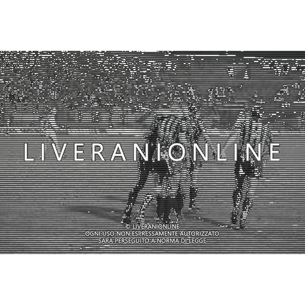 06-11-1985 MILANO- COPPA UEFA INTER LASK LINZER 4-0 NELLA FOTO ABBRACCI GIOCATORI INTER AG ALDO LIVERANI SAS