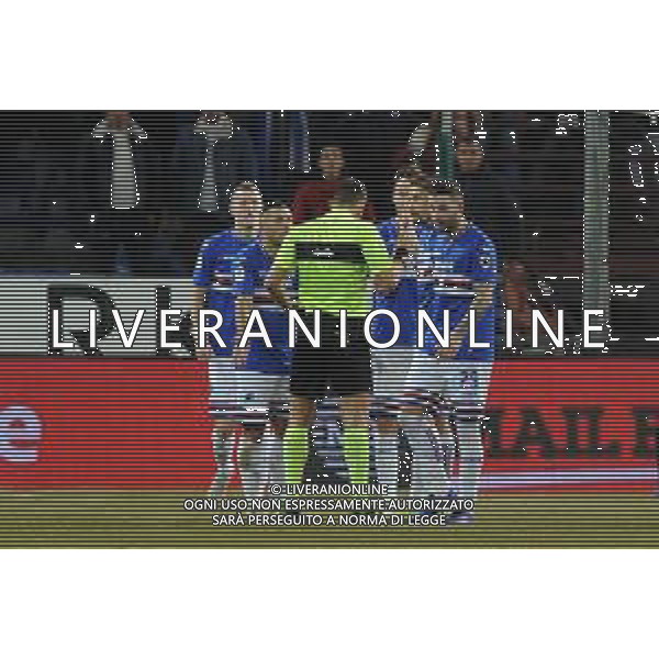 Coppa Italia 2018-2019 ottavi di finale Sampdoria-Milan Genova (Italia) - 12.01.2019 Sampdoria-Milan C. Nella Foto: Proteste dei giocatori della Sampdoria con l\'arbitro Fabrizio Pasqua /Ph.Cebrelli-Ag. Aldo Liverani / AGENZIA ALDO LIVERANI SAS - Sampdoria - Milan Coppa Italia Tim Cup 2018-2019 ottavi di finale Genova 12.01.2019