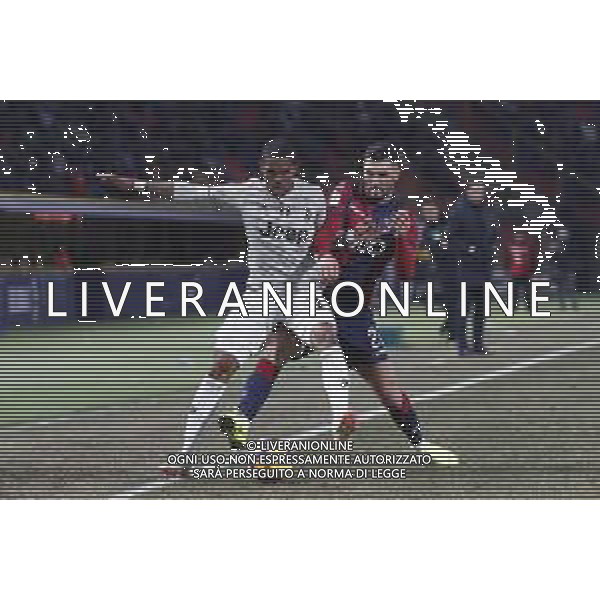 BOLOGNA - JUVENTUS Coppa Italia TIM CUP 12/01/2019 nella foto: Costa Douglas (Juventus f.c.) Soriano Roberto (Bologna f.c.) ©Claudio Zamagni/Agenzia Aldo Liverani Costa Douglas (Juventus f.c.) Soriano Roberto (Bologna f.c.) during Italian TIM Cup soccer match between Bologna F.C. and Juventus F.C. at Renato Dall\'Ara Stadium in Bologna on January 12 2019 photo credit by Claudio Zamagni/Aldo Liverani Photo Agency