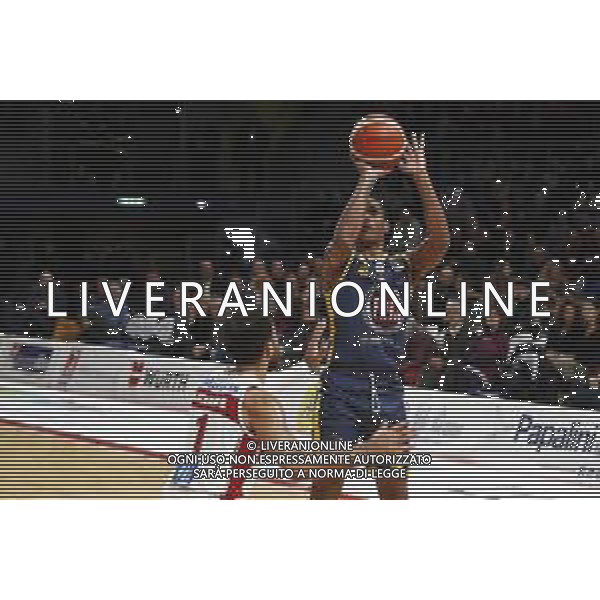 Lega Basket serie A Victoria Libertas Pesaro - Fiat Torino 13/01/2019 nella foto: Carr Tony (Fiat Torino) Blackmon James (V.L. Pesaro) ©Claudio Zamagni/Agenzia Aldo Liverani Carr Tony (Fiat Torino) Blackmon James (V.L. Pesaro)during basketball match between Victoria Libertas Pallacanestro Pesaro and Fiat Torino at Adriatic Arena in Pesaro on October 13 2019 photo credit Claudio Zamagni/Aldo Liverani Photo Agency