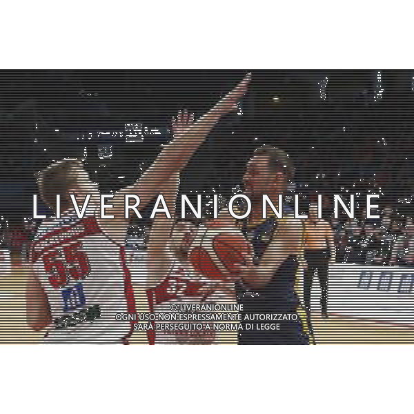 Lega Basket serie A Victoria Libertas Pesaro - Fiat Torino 13/01/2019 nella foto: Poeta Giuseppe (Fiat Torino) Mockevius Egidijus (V.L. Pesaro) ©Claudio Zamagni/Agenzia Aldo Liverani Poeta Giuseppe (Fiat Torino) Mockevius Egidijus (V.L. Pesaro) during basketball match between Victoria Libertas Pallacanestro Pesaro and Fiat Torino at Adriatic Arena in Pesaro on October 13 2019 photo credit Claudio Zamagni/Aldo Liverani Photo Agency