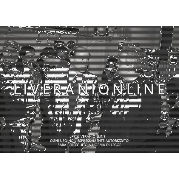 1992-1993 -CAMPIONATO DI HOCKEY SU GHIACCIO SERIE A MILANO-FINALE 5 PARTITA HOCKEY MILANO LIONS -BOLZANO NELLA FOTO IL PRESIDENTE DELL\'HOCKEY MILANO LION SILVIO BERLUSCONI NEGLI SPOGLAITOI DOPO LA VITTORIA DELLO SCUDETTO AG ALDO LIVERANI SAS