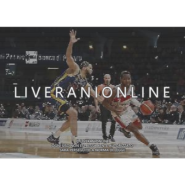 Lega Basket serie A Victoria Libertas Pesaro - Fiat Torino 13/01/2019 nella foto: Artis Dominic (V.L. Pesaro) Hobson Darington (Fiat Torino) ©Claudio Zamagni/Agenzia Aldo Liverani Artis Dominic (V.L. Pesaro) Hobson Darington (Fiat Torino) during basketball match between Victoria Libertas Pallacanestro Pesaro and Fiat Torino at Adriatic Arena in Pesaro on October 13 2019 photo credit Claudio Zamagni/Aldo Liverani Photo Agency