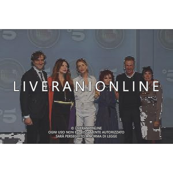Milano ( MI ) 22/01/2019 Mediaset - Photocall Isola dei Famosi Nella foto: Giancarlo Scheri, Alba Parietti, Alessia Marcuzzi, Alda D\'Eusanio, Paolo Bassetti e Cristina Farina PH Lauro Montagnini / AGENZIA ALDO LIVERANI SAS