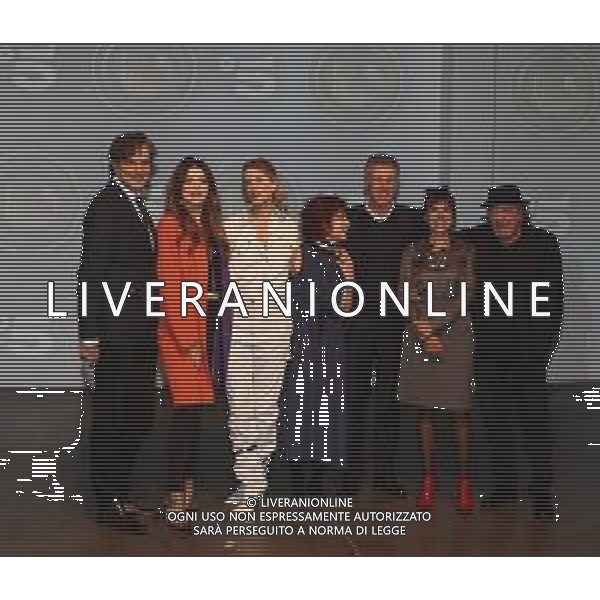 Milano ( MI ) 22/01/2019 Mediaset - Photocall Isola dei Famosi Nella foto: Giancarlo Scheri, Alba Parietti, Alessia Marcuzzi, Alda D\'Eusanio, Paolo Bassetti, Cristina Farina e Roberto Cenci PH Lauro Montagnini / AGENZIA ALDO LIVERANI SAS