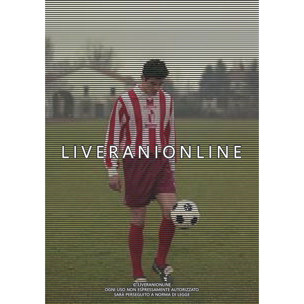 RETROSPETTIVA VINCENZO IAQUINTA CALCIATORE NELLA FOTO VINCENZO IAQUINTA CON LA MAGLIA DEL REGGIOLO AG ALDO LIVERANI SAS