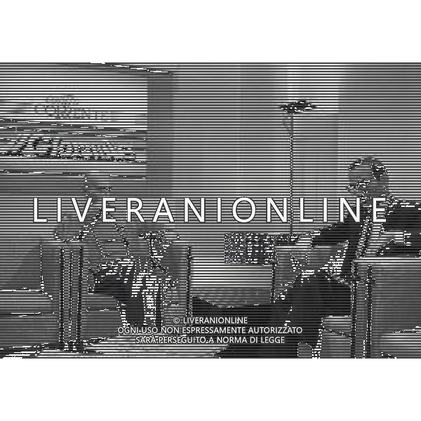 1986 MILANO-TRASMISSIONE TELEVISIVA CONTRO CORRENTE CONDUCE PAOLO GRANZOTTO NELLA FOTO INDRO MONTANELLI CON PAOLO GRANZOTTO AG ALDO LIVERANI SAS