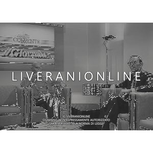 1986 MILANO-TRASMISSIONE TELEVISIVA CONTRO CORRENTE CONDUCE PAOLO GRANZOTTO NELLA FOTO INDRO MONTANELLI CON PAOLO GRANZOTTO AG ALDO LIVERANI SAS