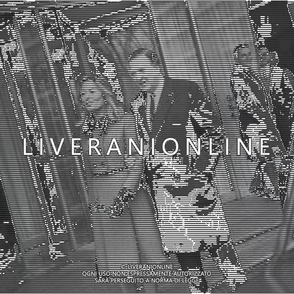 15-03-1965 MILANO HOTEL PRINCIPE E SAVOIA ARRIVO DI HENRY FORD II CON LA MOGLIE CRISTINA VETTORE AUSTIN AG ALDO LIVERANI SAS