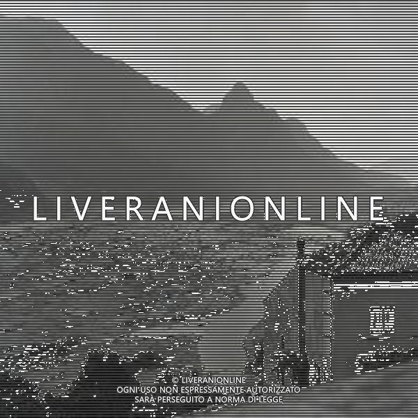 10-10-1963 LONGARONE - DISASTRO DIGA DEL VAJONT Il disastro del Vajont è stato un disastro ambientale ed umano. Si è verificato la sera del 9 ottobre 1963, nel neo-bacino idroelettrico artificiale del torrente Vajont (al confine tra Friuli e Veneto), dovuto alla caduta di una frana dal soprastante pendio del Monte Toc nelle acque del bacino alpino realizzato con l\'omonima diga; la conseguente tracimazione dell\'acqua contenuta nell\'invaso, con effetto di dilavamento delle sponde del lago, coinvolse prima Erto e Casso, paesi vicini alla riva del lago dopo la costruzione della diga, mentre il superamento della diga da parte dell\'onda generata provocò l\'inondazione e la distruzione degli abitati del fondovalle veneto, tra cui Longarone, e la morte di 1917 persone. AG ALDO LIVERANI SAS
