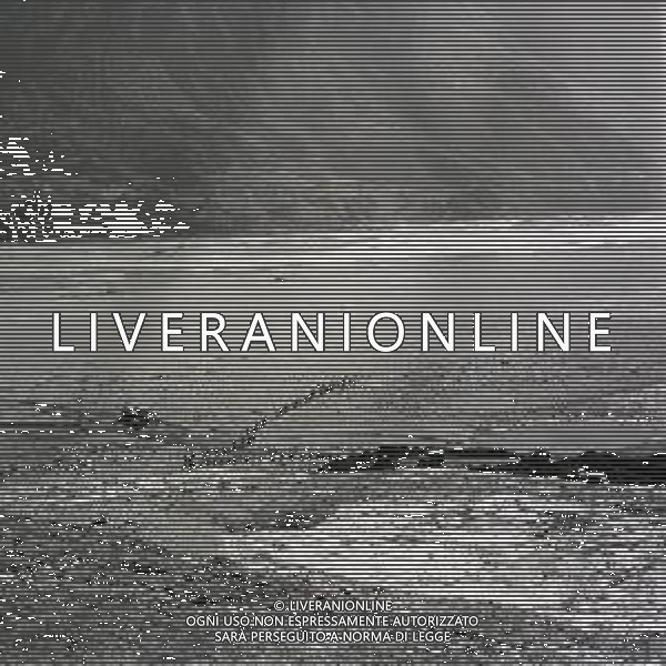 10-10-1963 LONGARONE - DISASTRO DIGA DEL VAJONT Il disastro del Vajont è stato un disastro ambientale ed umano. Si è verificato la sera del 9 ottobre 1963, nel neo-bacino idroelettrico artificiale del torrente Vajont (al confine tra Friuli e Veneto), dovuto alla caduta di una frana dal soprastante pendio del Monte Toc nelle acque del bacino alpino realizzato con l\'omonima diga; la conseguente tracimazione dell\'acqua contenuta nell\'invaso, con effetto di dilavamento delle sponde del lago, coinvolse prima Erto e Casso, paesi vicini alla riva del lago dopo la costruzione della diga, mentre il superamento della diga da parte dell\'onda generata provocò l\'inondazione e la distruzione degli abitati del fondovalle veneto, tra cui Longarone, e la morte di 1917 persone. AG ALDO LIVERANI SAS
