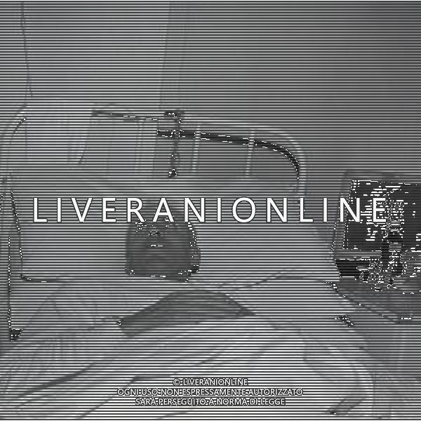 10-10-1963 LONGARONE - DISASTRO DIGA DEL VAJONT Il disastro del Vajont è stato un disastro ambientale ed umano. Si è verificato la sera del 9 ottobre 1963, nel neo-bacino idroelettrico artificiale del torrente Vajont (al confine tra Friuli e Veneto), dovuto alla caduta di una frana dal soprastante pendio del Monte Toc nelle acque del bacino alpino realizzato con l\'omonima diga; la conseguente tracimazione dell\'acqua contenuta nell\'invaso, con effetto di dilavamento delle sponde del lago, coinvolse prima Erto e Casso, paesi vicini alla riva del lago dopo la costruzione della diga, mentre il superamento della diga da parte dell\'onda generata provocò l\'inondazione e la distruzione degli abitati del fondovalle veneto, tra cui Longarone, e la morte di 1917 persone. AG ALDO LIVERANI SAS