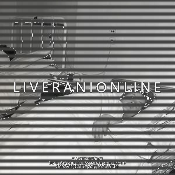 10-10-1963 LONGARONE - DISASTRO DIGA DEL VAJONT Il disastro del Vajont è stato un disastro ambientale ed umano. Si è verificato la sera del 9 ottobre 1963, nel neo-bacino idroelettrico artificiale del torrente Vajont (al confine tra Friuli e Veneto), dovuto alla caduta di una frana dal soprastante pendio del Monte Toc nelle acque del bacino alpino realizzato con l\'omonima diga; la conseguente tracimazione dell\'acqua contenuta nell\'invaso, con effetto di dilavamento delle sponde del lago, coinvolse prima Erto e Casso, paesi vicini alla riva del lago dopo la costruzione della diga, mentre il superamento della diga da parte dell\'onda generata provocò l\'inondazione e la distruzione degli abitati del fondovalle veneto, tra cui Longarone, e la morte di 1917 persone. AG ALDO LIVERANI SAS