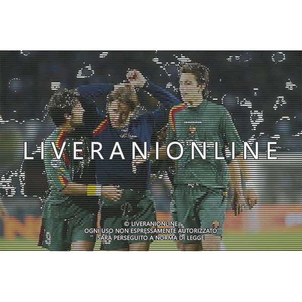UDINE 19/05/2005 UDINESE-ROMA NELLA FOTO:MONTELLA VINCENZO , CASSANO ANTONIO E GRECO LEANDRO ESULTANO A FINE PARTITA FOTO PAOLA GARBUIO/ALDO LIVERANI s.a.s