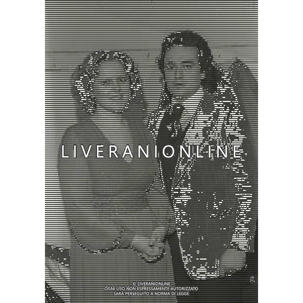 RETROSPETTIVA KATIA RICCIARELLI CANTANTE LIRICA MELLA FOTO KATIA RICCIARELLI CON JOSE CARRERAS 12-12-1977 TEATRO LIRICO DI MILANO AG ALDO LIVERANI SAS