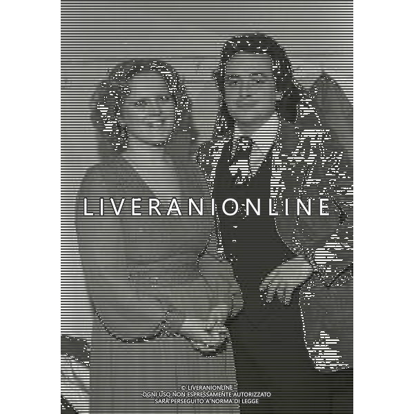 RETROSPETTIVA KATIA RICCIARELLI CANTANTE LIRICA MELLA FOTO KATIA RICCIARELLI CON JOSE CARRERAS 12-12-1977 TEATRO LIRICO DI MILANO AG ALDO LIVERANI SAS