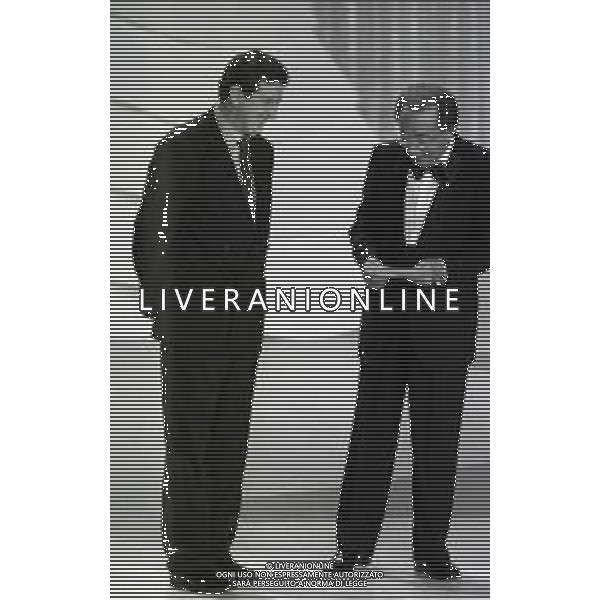 08-01-1996 MILANO TEATRO NAZIONALE PREMIO FIFA WORLD 1995 NELLA FOTO ROY HODGSON E MIKE BONGIORNO AG ALDO LIVERANI SAS