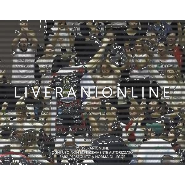 CASALECCHIO DI RENO FINALE COPPA ITALIA SIR SAFETY CONAD PERUGIA-CUCINE LUBE CIVITANOVA 3-2 NELLA FOTO ALEKSANDAR ATANASIJEVIC CON IL PUBBLICO FOTO GIANNI SANNA-AG ALDO LIVERANI SAS