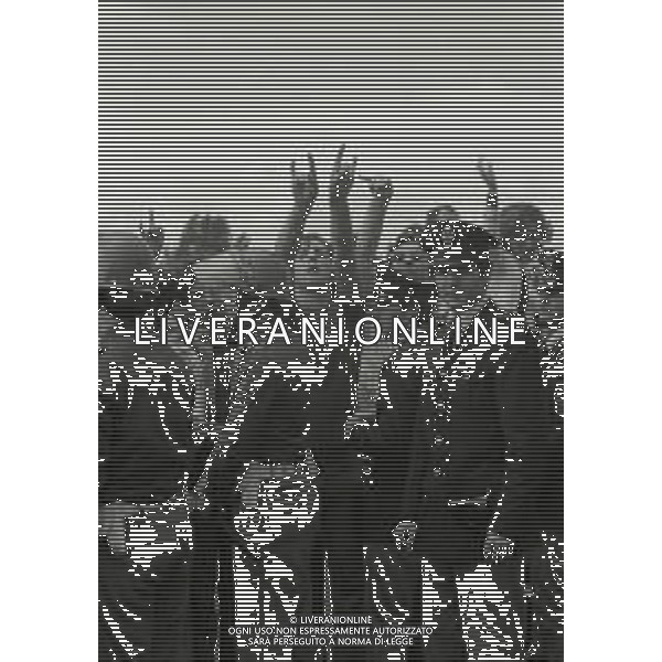 1974 AEROEPORTO MALPENSA RIENTRO DELLA NAZIONALE ITALIANA DI CALCIO DAI CAMPIONATI DEL MONDO GERMANIA 74 AG ALDO LIVERANI SAS