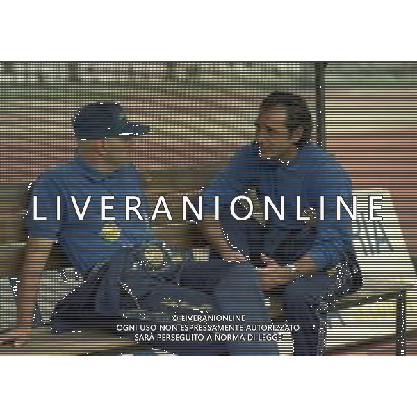 1997-1998 VERONA-CAMPIONATO DI CALCIO SERIE B VERONA REGGIANA 0-5 NELLA FOTO CESARE PRANDELLI ALLENATORE VERONA CALCIO CON PIETRO FANNA AG ALDO LIVERANI SAS