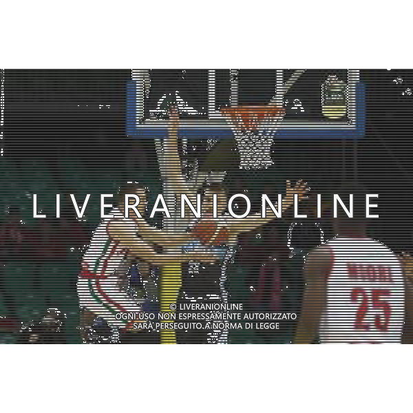 Basket Final Eight 2019 - Vanoli Basket Cremona vs Openjobmetis Pallacanestro Varese 14/02/2019 nella foto: Aleksa Avramovic (Openjobmetis Pallacanestro Varese) Peytin Aldridge (Vanoli Basket Cremona) ©Claudio Zamagni/Agenzia Aldo Liverani