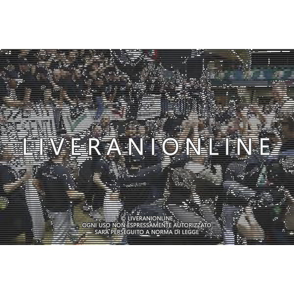 Basket Final Eight 2019 - AX Armani Echange Milano vs Segafredo Virtus Bologna 14/02/2019 nella foto: Esultanza finale Virtus bologna in mezzo ai tifosi ©Claudio Zamagni/Agenzia Aldo Liverani / AGENZIA ALDO LIVERANI SAS