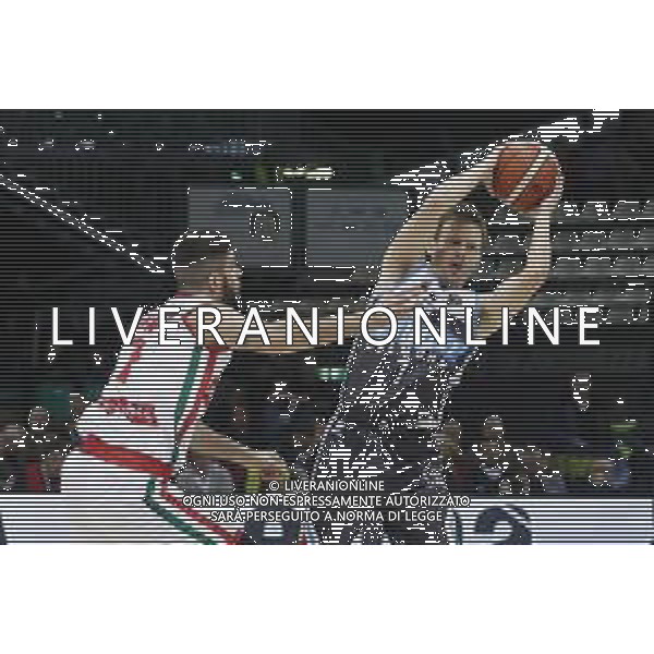 Basket Final Eight 2019 - Vanoli Basket Cremona vs Openjobmetis Pallacanestro Varese 14/02/2019 nella foto: Diener Travis (Vanoli Basket Cremona) Antonio Iannuzzi (Openjobmetis Pallacanestro Varese) ©Claudio Zamagni/Agenzia Aldo Liverani