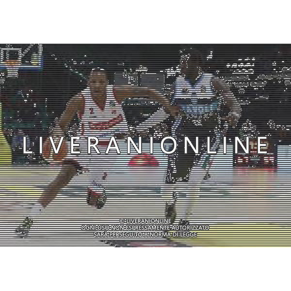 Basket Final Eight 2019 - Vanoli Basket Cremona vs Openjobmetis Pallacanestro Varese 14/02/2019 nella foto: Dominique Archie (Openjobmetis Pallacanestro Varese) Mangok Mathiang (Vanoli Basket Cremona) ©Claudio Zamagni/Agenzia Aldo Liverani
