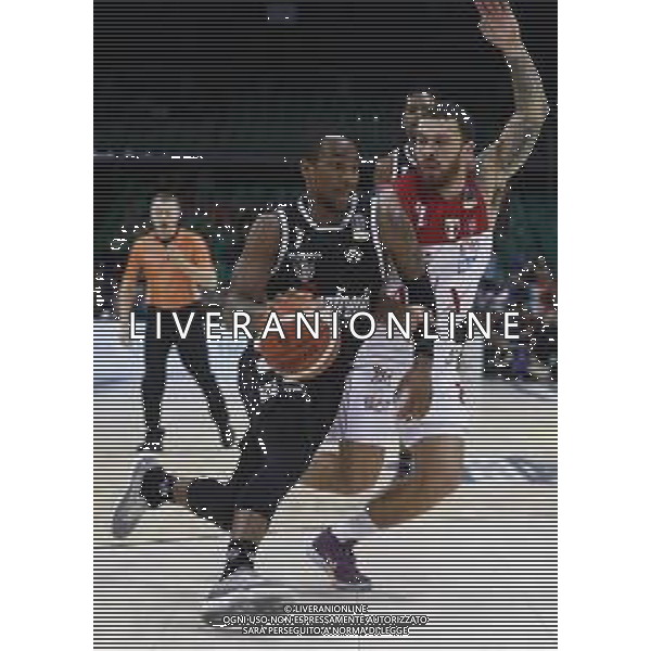 Basket Final Eight 2019 - AX Armani Echange Milano vs Segafredo Virtus Bologna 14/02/2019 nella foto: Tony Taylor (Segafredo Virtus Bologna) James Mike (AX Armani Echange Milano) ©Claudio Zamagni/Agenzia Aldo Liverani