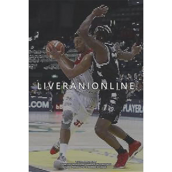 Basket Final Eight 2019 - AX Armani Echange Milano vs Segafredo Virtus Bologna 14/02/2019 nella foto: Brooks Jeff (AX Armani Echange Milano) Kelvin Martin (Segafredo Virtus Bologna) ©Claudio Zamagni/Agenzia Aldo Liverani