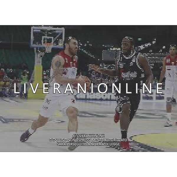 Basket Final Eight 2019 - AX Armani Echange Milano vs Segafredo Virtus Bologna 14/02/2019 nella foto: James Mike (AX Armani Echange Milano) Kelvin Martin (Segafredo Virtus Bologna) ©Claudio Zamagni/Agenzia Aldo Liverani