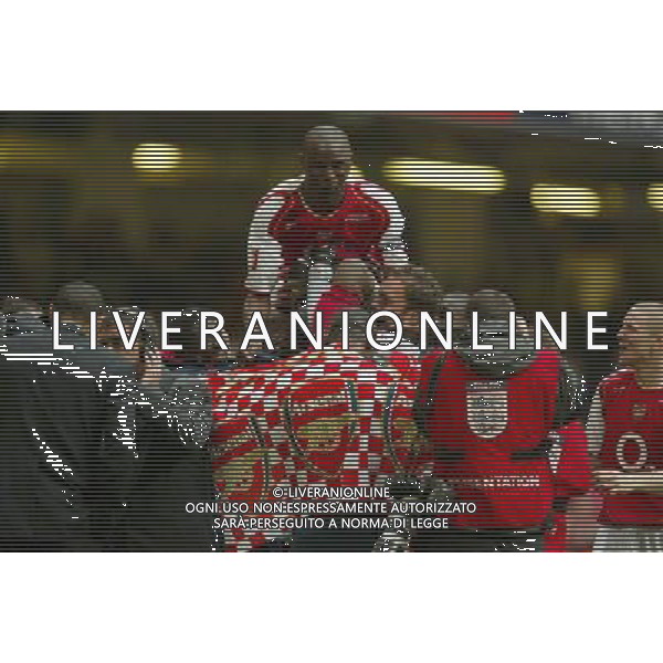 Arsenal FC - Manchester United FC-FA Cup Final in Cardiff at the Millennium stadium - 21/05/2005 nella foto patrick vieira portato in trionfo ph by Marcello Pozzetti : ©IPS Photo Agency/Agenzia Aldo liverani