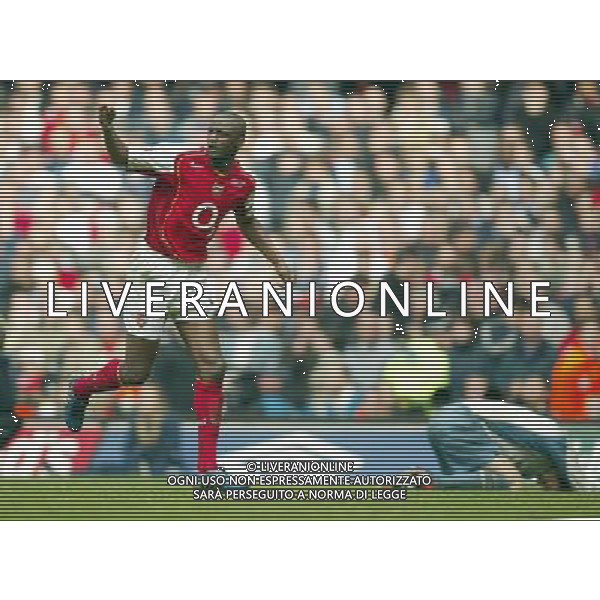 Arsenal FC - Manchester United FC-FA Cup Final in Cardiff at the Millennium stadium - 21/05/2005 nella foto esultanza di patrick vieira e la delusione di Roy Carroll ph by Marcello Pozzetti : ©IPS Photo Agency/Agenzia Aldo liverani